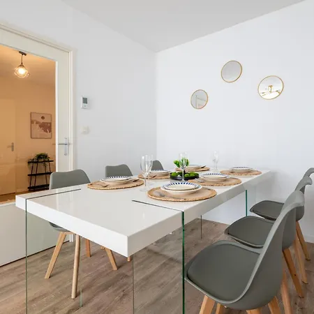 Le Spacieux Avec Garage Prive Apartment