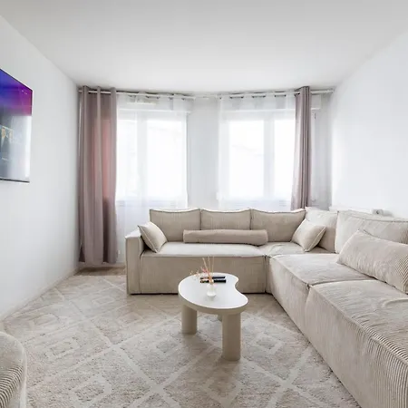 Apartment Le Spacieux Avec Garage Prive *