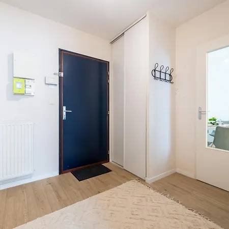 Le Spacieux Avec Garage Prive Apartment