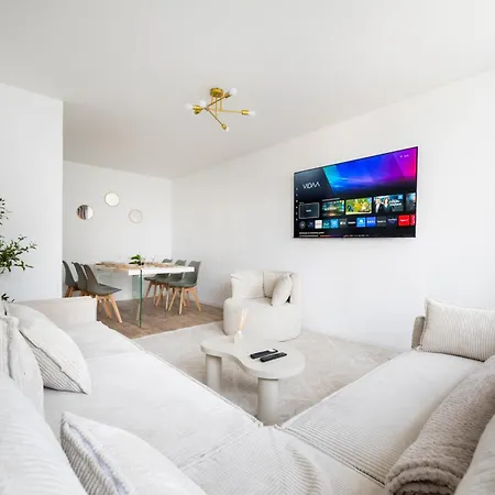 Le Spacieux Avec Garage Prive Reims