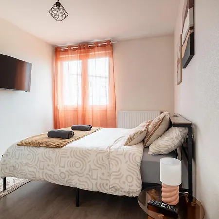 Apartmán Le Spacieux Avec Garage Prive Remeš
