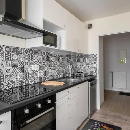 Apartment Le Spacieux Avec Garage Prive
