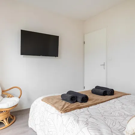 Le Spacieux Avec Garage Prive Apartment